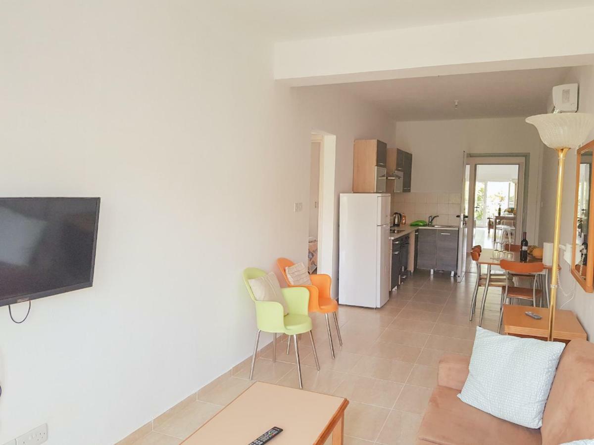 Paphos Apartments Exteriör bild